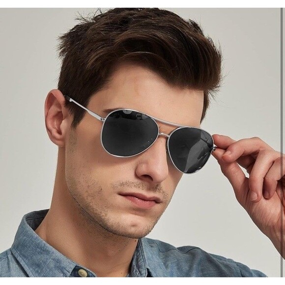 Polarized Aviator Sunglasses Men Womens Gold Frame Black Lens UV400 Protection - Picture 1 of 6